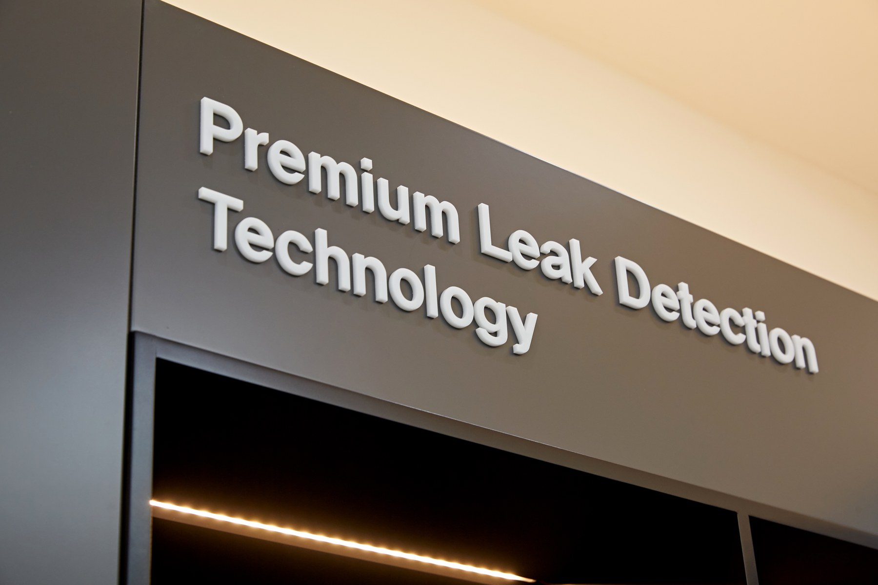 Premium Leak Detection Technology 사인 디테일