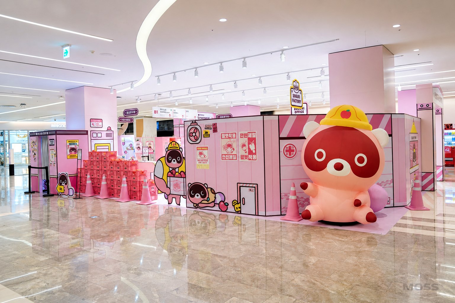 스타필드 코엑스몰 동선 안에 배치된 팝업 전체 공간